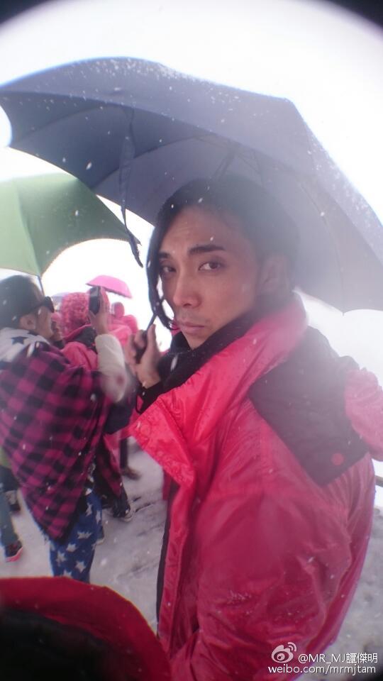 梁姓演員，從無名到舞臺之星，自信與成就感的蛻變之旅