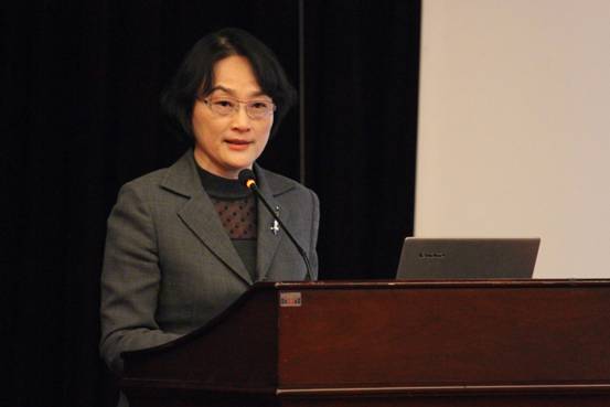 演員秦樾,演員秦樾，從舞臺(tái)到熒屏，變化中的自信與成就之光