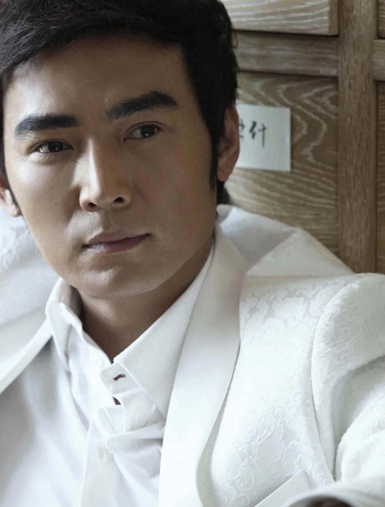 格格最新舞蹈演繹水之魅力——舞蹈中的科技與自然之美交融呈現(xiàn)