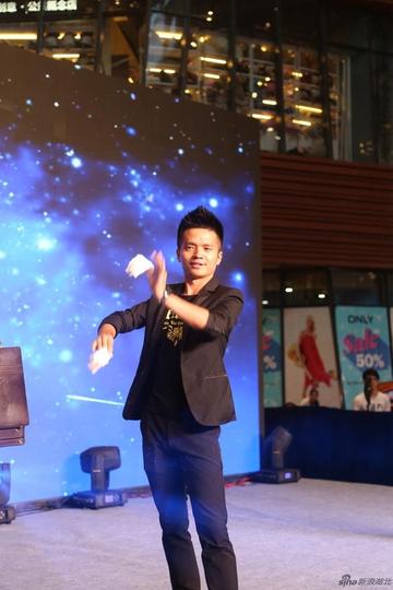 最新舞臺魔術(shù)表演,最新舞臺魔術(shù)表演的高科技產(chǎn)品介紹