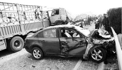 京港澳高速長(zhǎng)沙段車禍背后的故事與巷弄美食秘境探秘