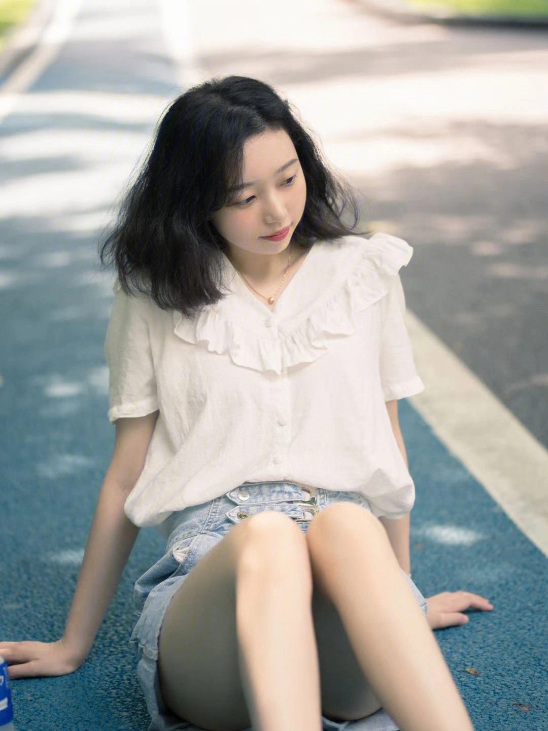 女孩最新照片與小巷深處的特色小店探秘之旅