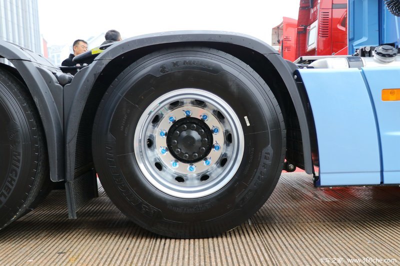 最新自動(dòng)擋牽引車頭引領(lǐng)物流與運(yùn)輸業(yè)革新風(fēng)潮