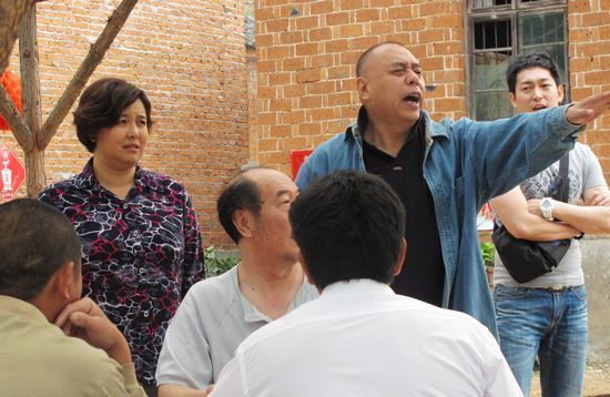 最新鄉(xiāng)村喜劇電視劇，科技之光為鄉(xiāng)村生活帶來(lái)歡笑與溫馨